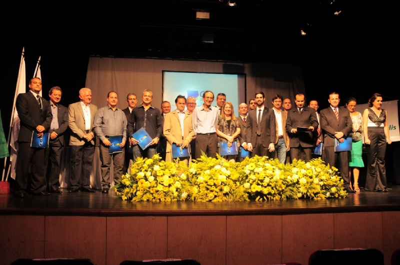 Imagem Posse da Diretoria Executiva e Conselho Fiscal da CDL Divinópolis - Gestão 2017-2019