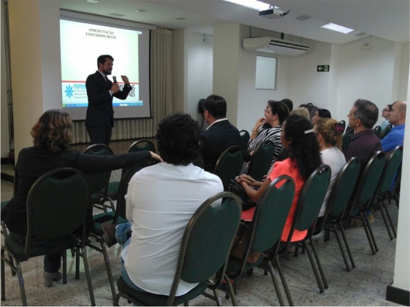 Imagem CDL Divinópolis recebe Secretário-Geral do FOPEMIMPE